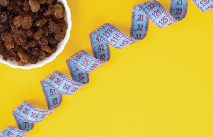 How to Eat Raisins To Help You Loose Or Gain Weight?