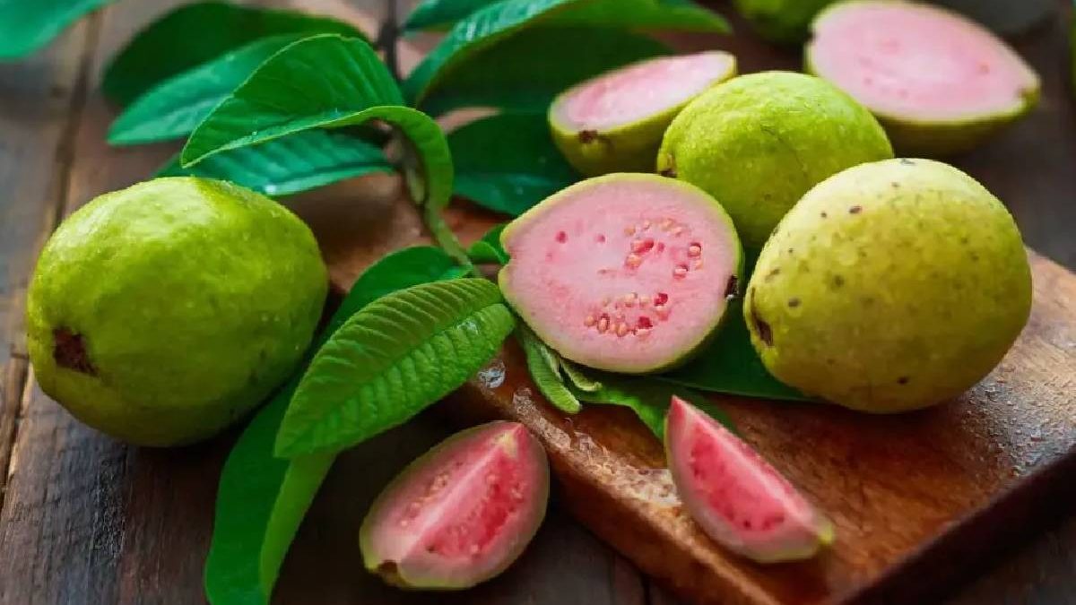 wellhealthorganic.com:5-amazing-health-benefits-of-guava